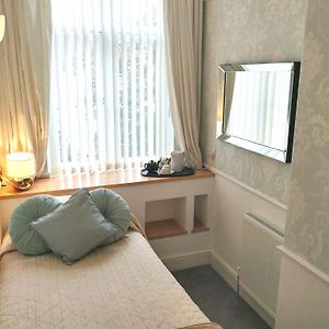 Standard Single Room Shower